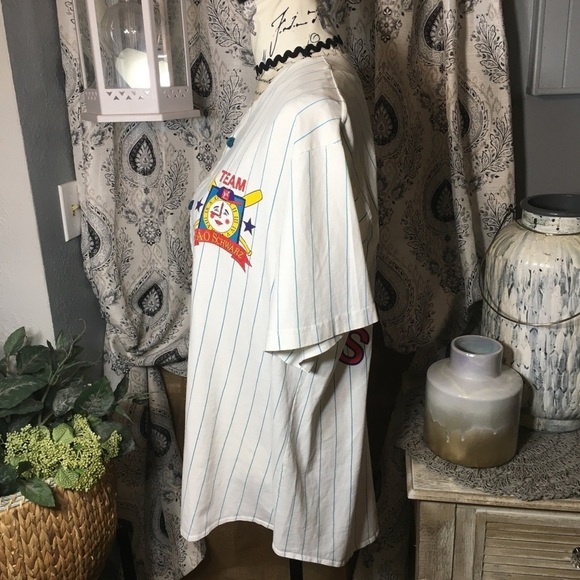 Vintage FAO SCHWARZ team FAO Schwarz pin striped baseball jersey inspired shirt. - Picture 4 of 10